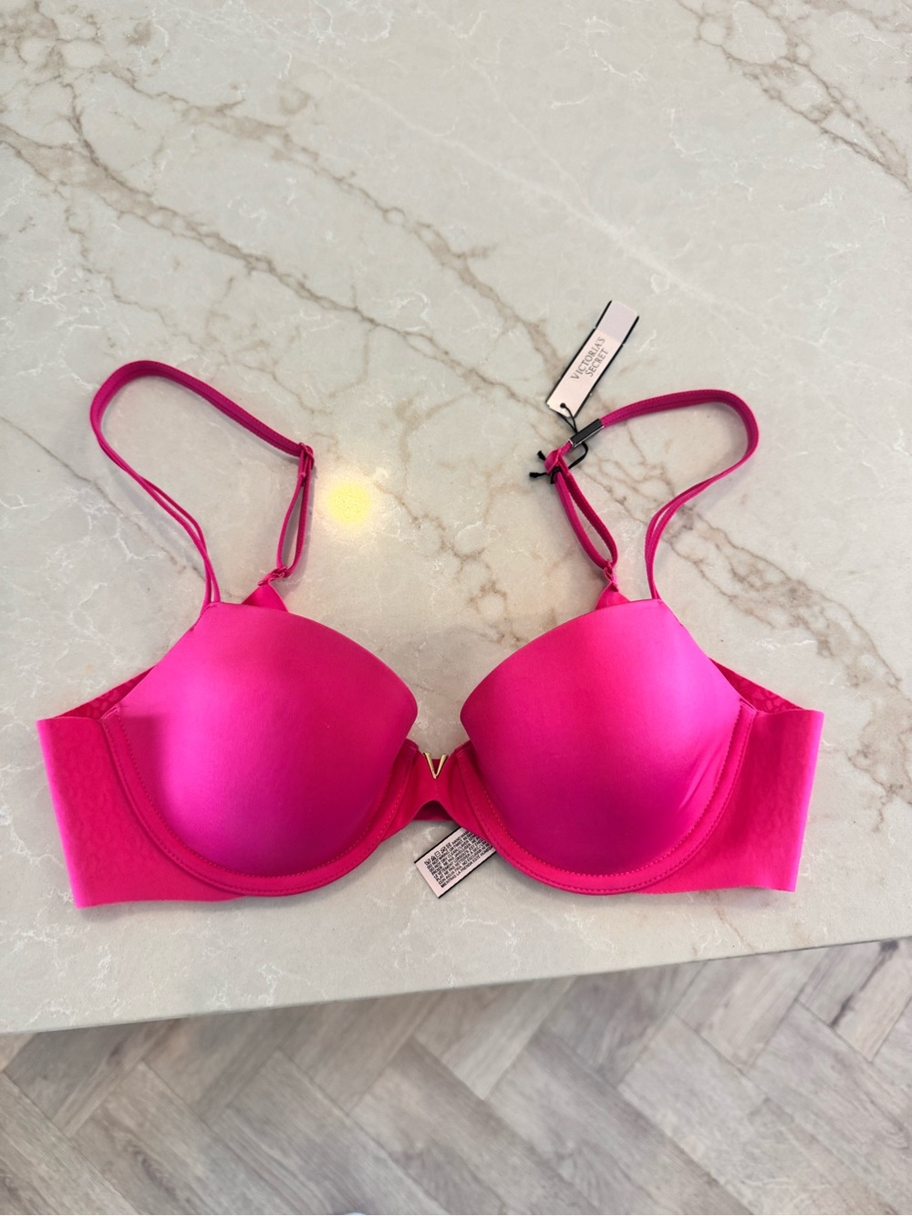 NWT Victoria's Secret Seamless Comfortable Hot Pink Push-Up Bra